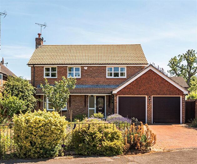 4 Bedroom Property For Sale In Bircholt Road, Liphook, GU30