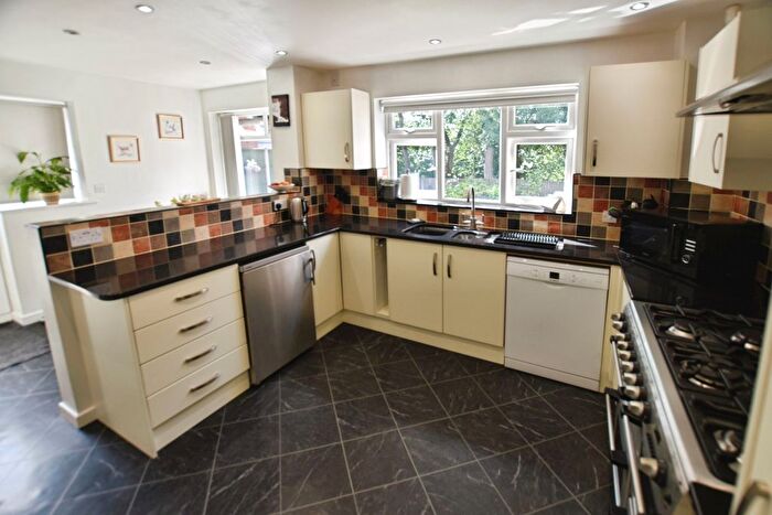 4 Bedroom Detached House For Sale In Bron Y Gamlas, Pontcysyllte, LL20