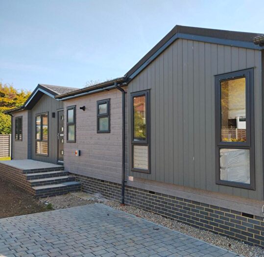 2 Bedroom Park Home For Sale In Rochester, Kent, ME3