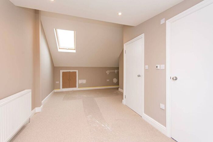 3 Bedroom Property To Rent In Cumberland Road, Acton, London, W3