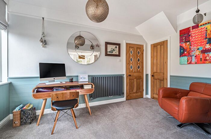 4 Bedroom Maisonette For Sale In Cliff Road, Paignton, Devon, TQ4