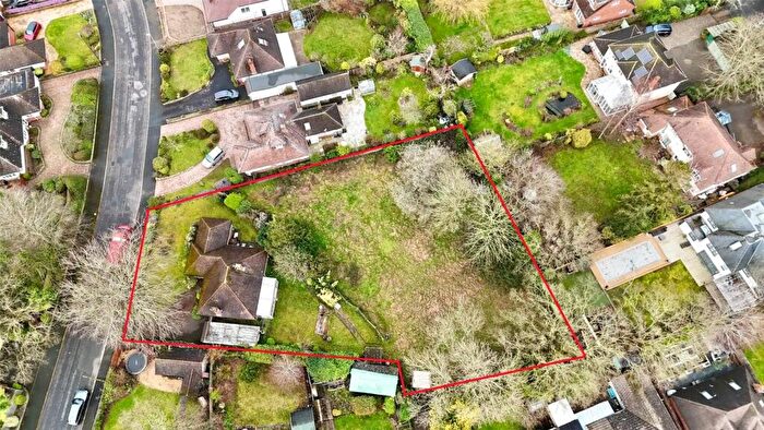 3 Bedroom Bungalow For Sale In Rossley Close, Highcliffe On Sea, Christchurch, Dorset, BH23