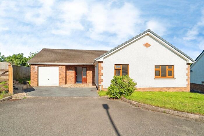 4 Bedroom Bungalow For Sale In Croesyceiliog, Carmarthen, Carmarthenshire, SA32