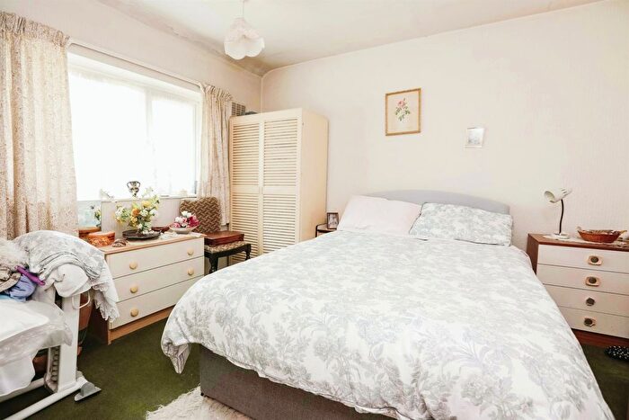 3 Bedroom Terraced House For Sale In Nearmoor Road, Shard End, Birmingham, B34