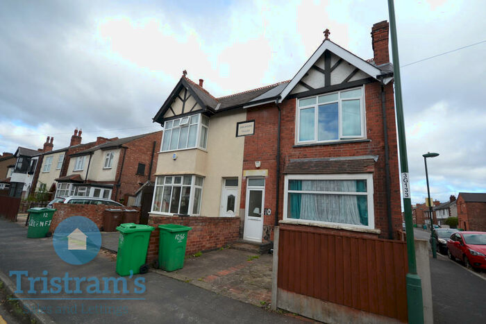 6 Bedroom Semi-Detached House To Rent In Greenfield Street, Nottingham, NG7