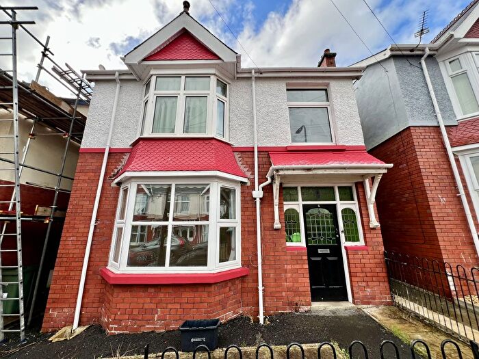 2 Bedroom Flat To Rent In Myrddin Crescent, Carmarthen, Carmarthenshire, SA31