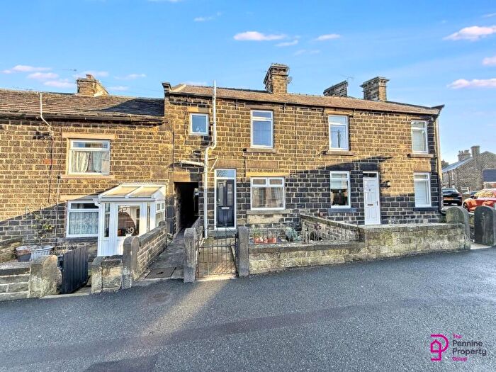 2 Bedroom Cottage For Sale In High Street, Penistone, S36
