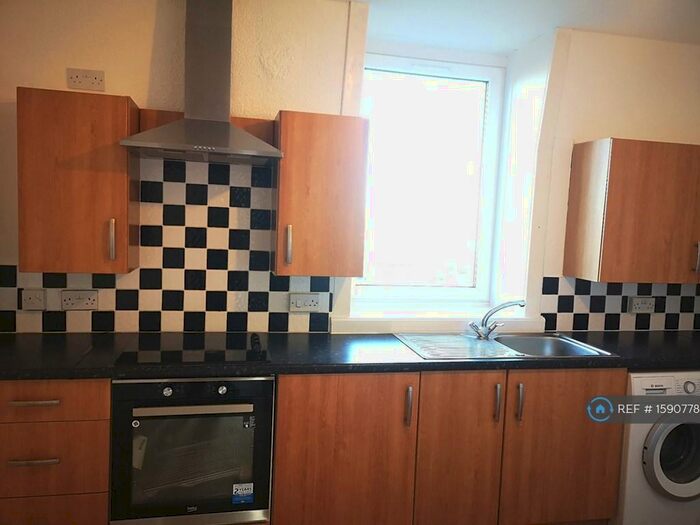 1 Bedroom Flat To Rent In Victoria Road Top Floor Left, Aberdeen, AB11