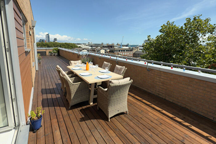 3 Bedroom Flat For Sale In Telephone House, High Street, Southampton, SO14