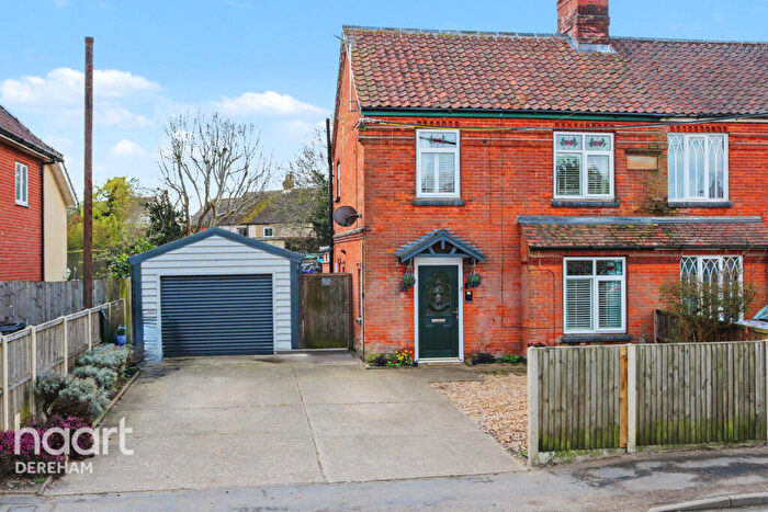 3 Bedroom Semi Detached House For Sale In Norwich Road, Watton, IP25
