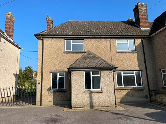 4 Bedroom Semi-Detached House To Rent In Moor Avenue, Witney, OX28