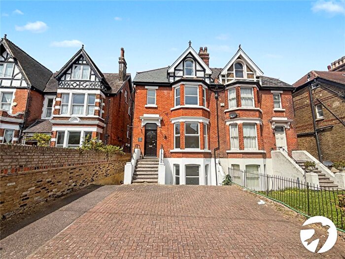 7 Bedroom Semi Detached House For Sale In Maidstone Road, Chatham, Kent, ME4