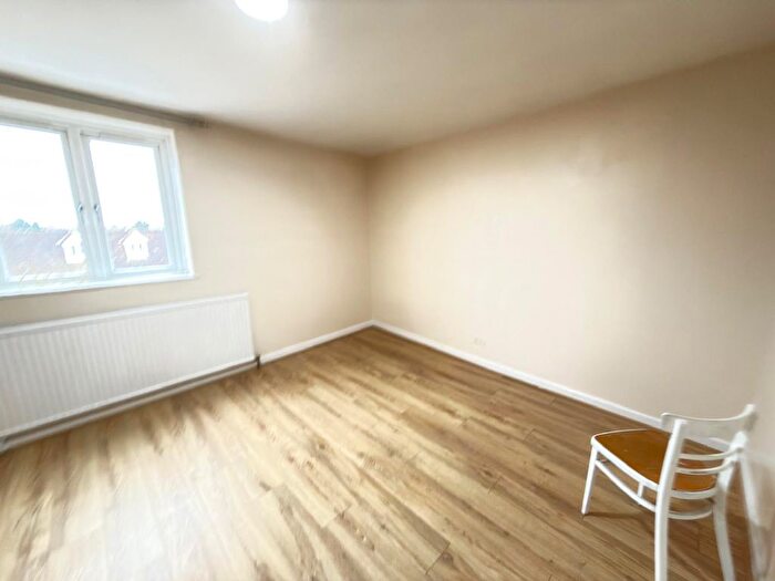 2 Bedroom Flat To Rent In Boot Parade, High Street, Edgware, Middlesex, HA8