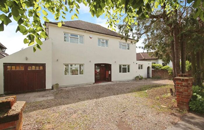 4 Bedroom Detached House To Rent In Somerset Way, Iver, SL0