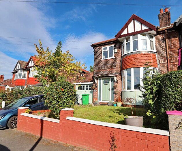 3 Bedroom Semi-Detached House For Sale In Heaton Park Road, Manchester, M9