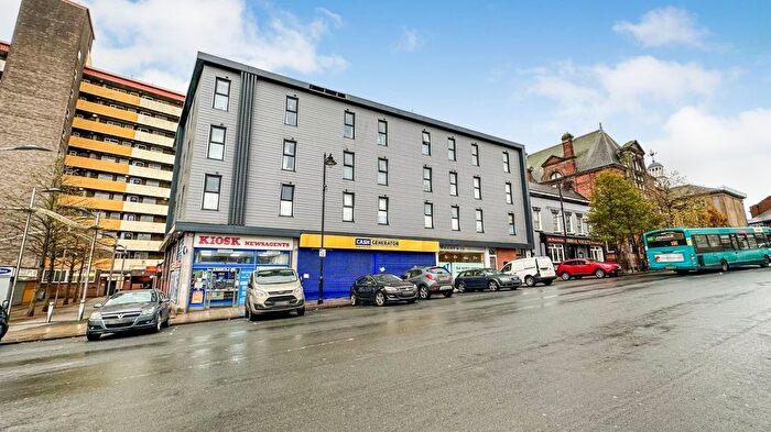 1 Bedroom Flat To Rent In Horsefair, Pontefract, West Yorkshire, WF8