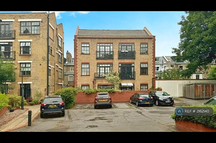 2 Bedroom Flat To Rent In Colvestone Crescent, London, E8