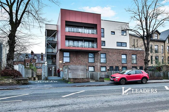 4 Bedroom Flat To Rent In Wilbraham Road, Manchester, Greater Manchester, M14