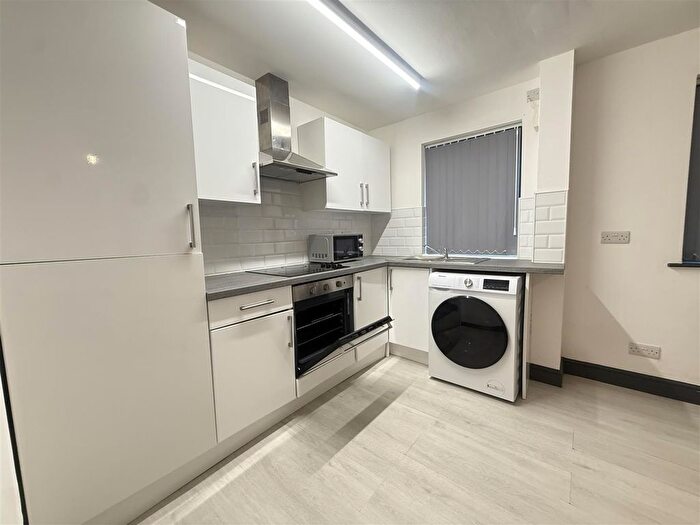 1 Bedroom Flat To Rent In Rowan Court, Chesnut Avenue, De Grey Street, Hull, HU5