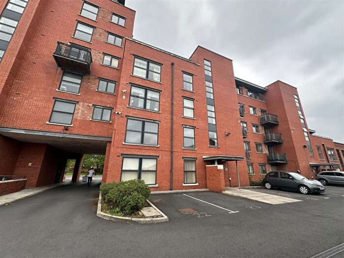 1 Bedroom Flat To Rent In Millennium House, Chester Road, Manchester, M16