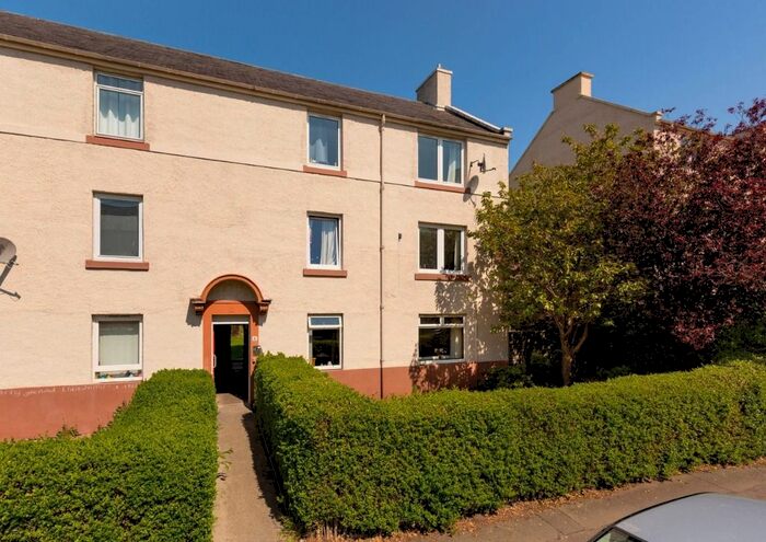 2 Bedroom Flat To Rent In Moat Drive, Slateford, Edinburgh, EH14