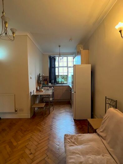1 Bedroom Flat To Rent In Vivian Avenue, London, NW4