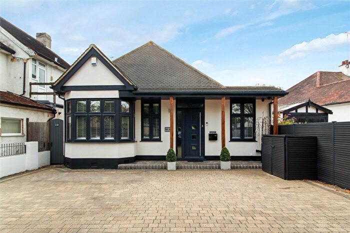 4 Bedroom Detached House For Sale In Clatterfield Gardens, Westcliff-On-Sea, Essex, SS0