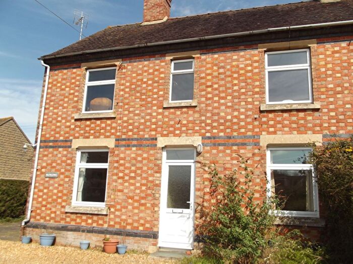 3 Bedroom Semi Detached House To Rent In Broadway Road, Childswickham, WR12