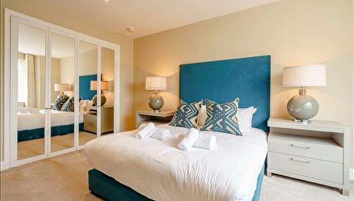 2 Bedroom Flat To Rent In Westferry Circus, London, E14