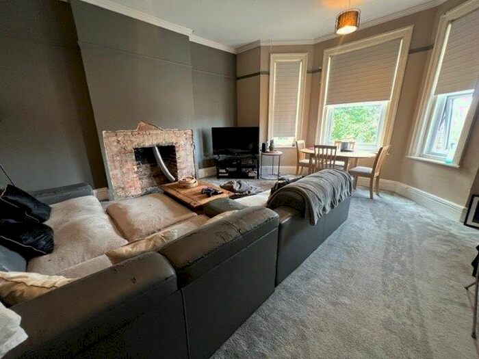 2 Bedroom Maisonette To Rent In Southcote Road, Bournemouth, BH1