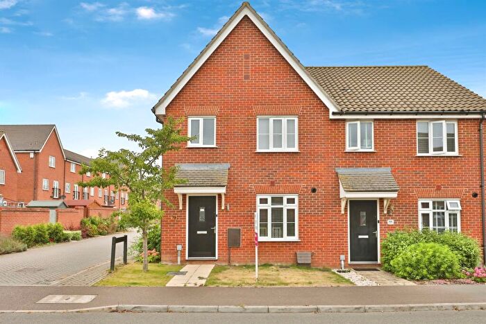 3 Bedroom Semi-Detached House For Sale In Kendle Road, Swaffham, PE37