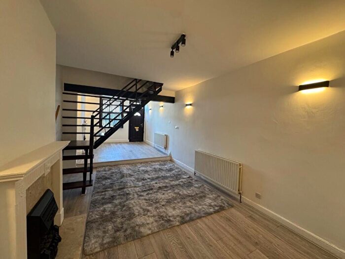 2 Bedroom Semi-Detached House To Rent In Vernon Road, Nottingham, NG6