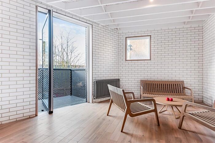 1 Bedroom Flat To Rent In Catford Broadway, London, SE6