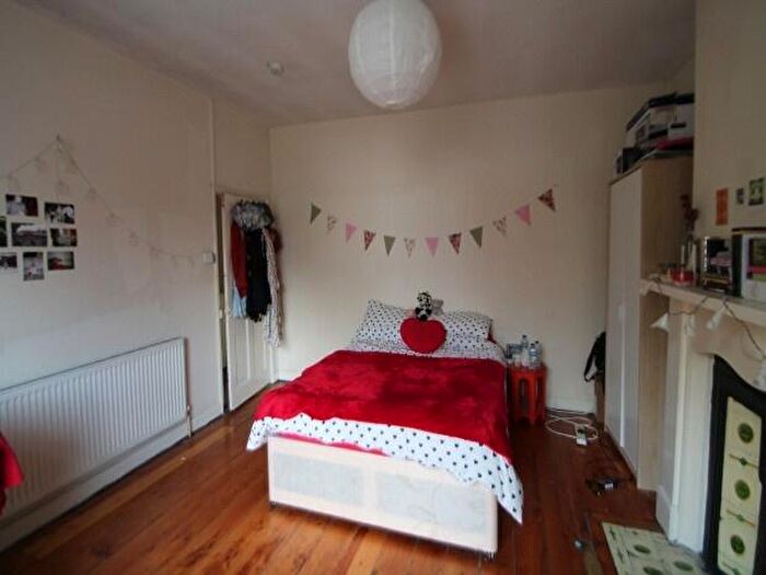 4 Bedroom House To Rent In Victoria Road, Leeds, LS6