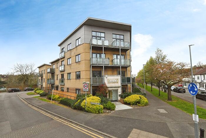 1 Bedroom Flat For Sale In Rollason Way, Brentwood, Essex, CM14