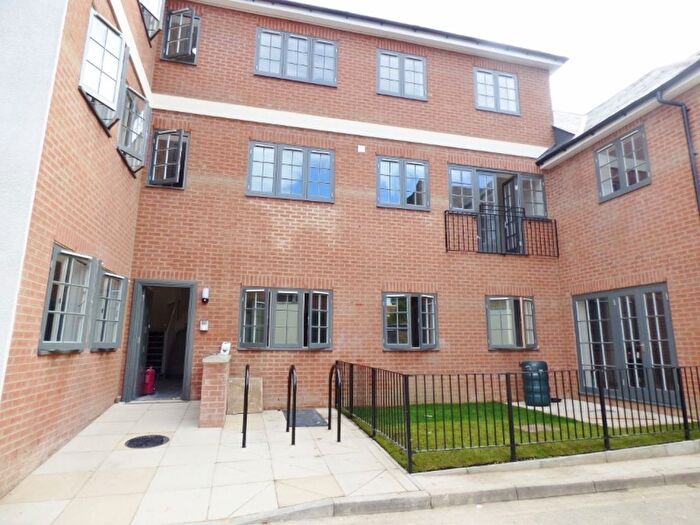 1 Bedroom Flat To Rent In Bridge Street, Leatherhead, KT22
