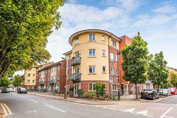 2 Bedroom Flat To Rent In Campion Road, London, E10