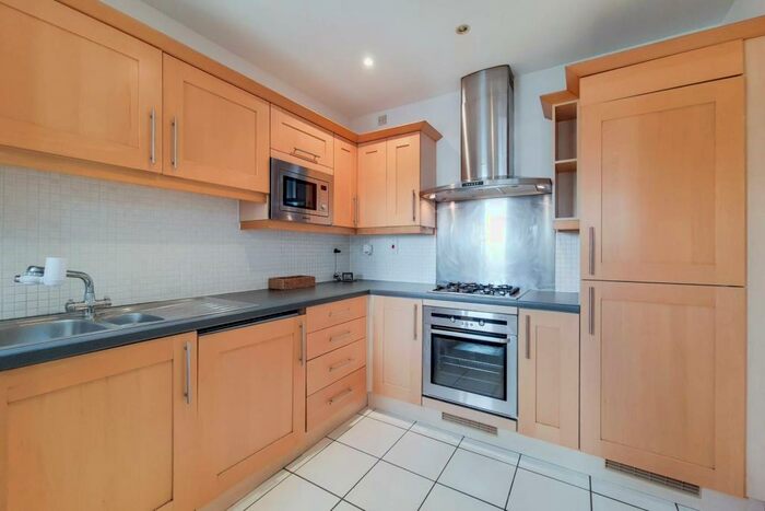 2 Bedroom Flat To Rent In Richmond Road, Kingston, Kingston Upon Thames, KT2