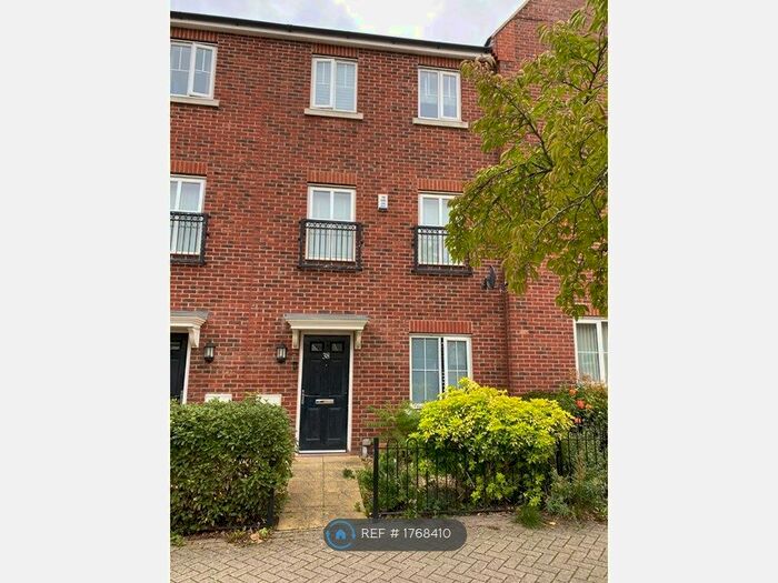 5 Bedroom Terraced House To Rent In Eagle Way, Hampton Vale, Peterborough, PE7