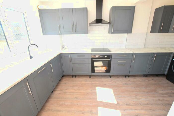 3 Bedroom Terraced House To Rent In Marshalls Drive, Romford, RM1