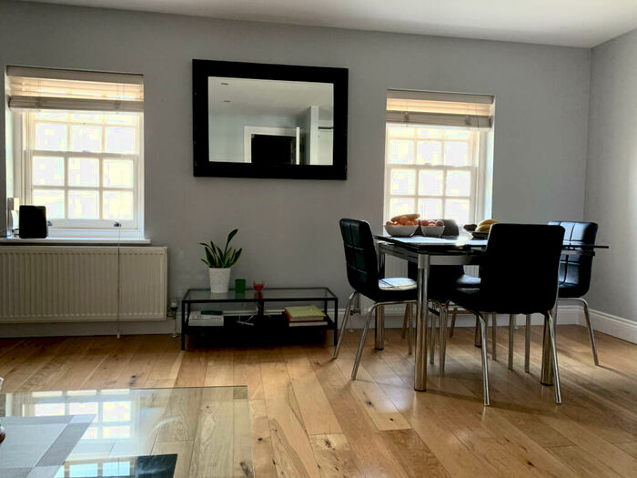 2 Bedroom Apartment To Rent In Fulham Road, London, SW10