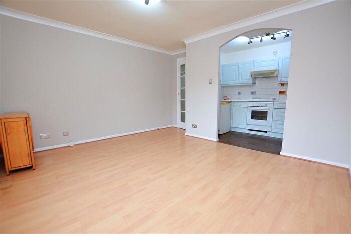 1 Bedroom Flat For Sale In Kipling Drive, Colliers Wood, London, SW19