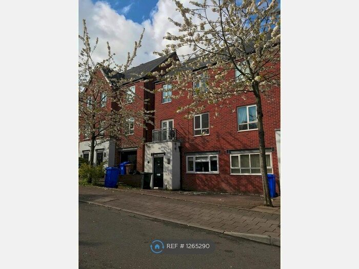 5 Bedroom Semi-Detached House To Rent In Sytchmill Way, Stoke-On-Trent ST6