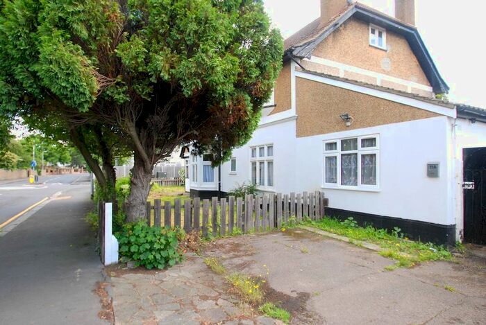 2 Bedroom Flat To Rent In Nelmes Road, Hornchurch, RM11
