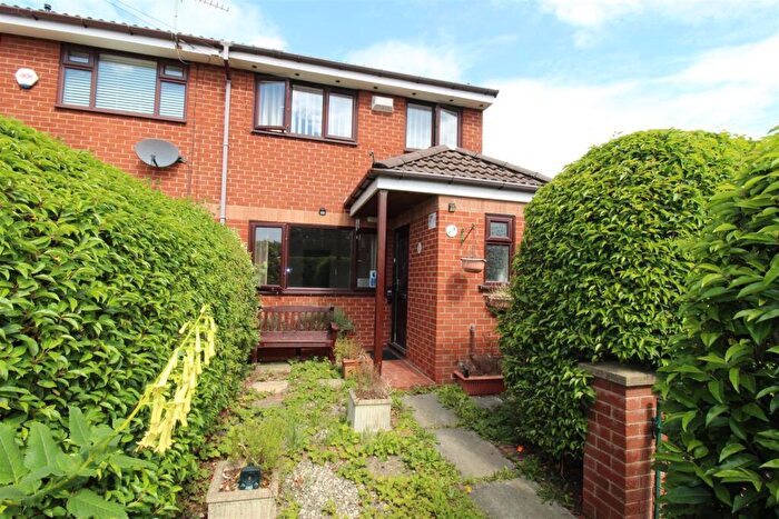 3 Bedroom Semi-Detached House For Sale In Summer Street, Horwich, Bolton, BL6
