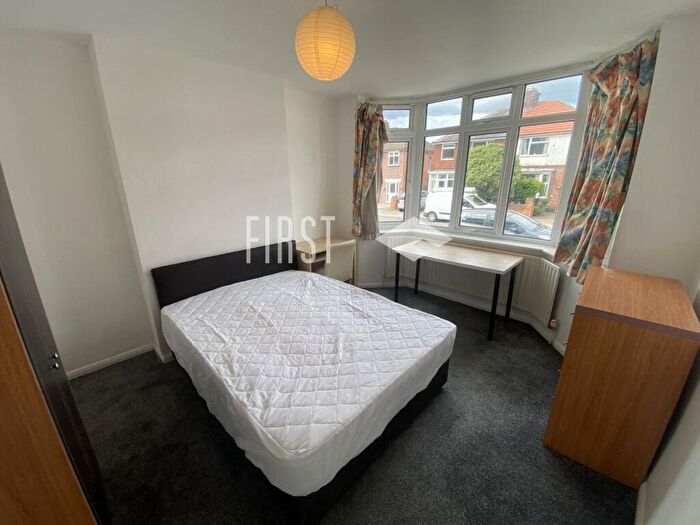 4 Bedroom Semi-Detached House To Rent In Stanfell Road, Clarendon Park, LE2