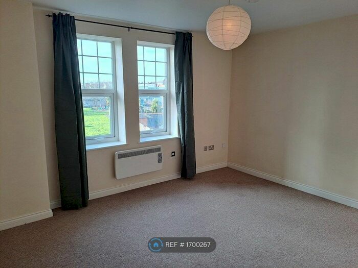 2 Bedroom Flat To Rent In Somerset Terrace, Bristol, BS3