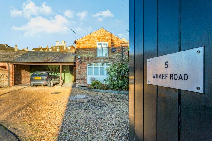 3 Bedroom Detached House To Rent In Wharf Road, Stamford, Lincolnshire PE9