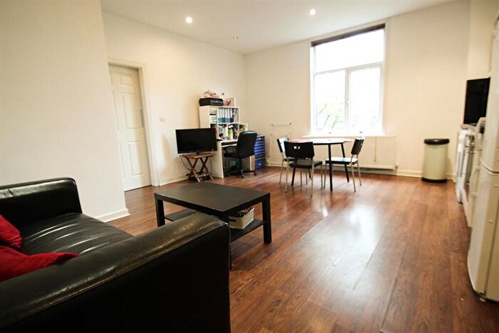 1 Bedroom Apartment To Rent In St Johns Terrace, Hyde Park, Leeds, LS3
