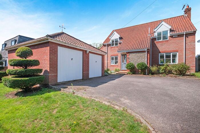 4 Bedroom Detached House For Sale In Browston Lane, Browston, Great Yarmouth, NR31
